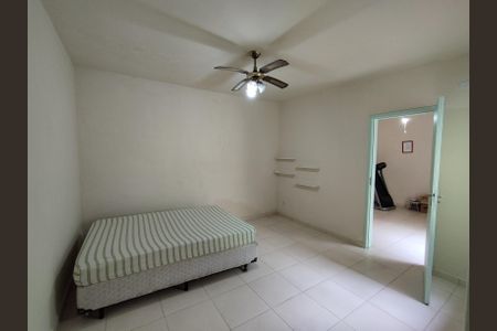 Casa à venda com 200m², 4 quartos e 3 vagas Casa à venda com 200m², 4 quartos e 3 vagasQuarto