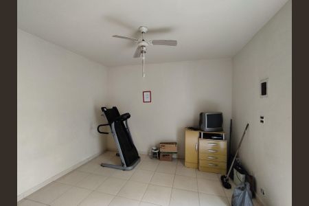 Casa à venda com 200m², 4 quartos e 3 vagas Casa à venda com 200m², 4 quartos e 3 vagasSala