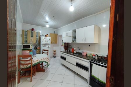 Casa à venda com 200m², 4 quartos e 3 vagas Casa à venda com 200m², 4 quartos e 3 vagasCozinha - Armários