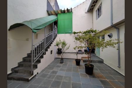 Casa à venda com 200m², 4 quartos e 3 vagas Casa à venda com 200m², 4 quartos e 3 vagasQuintal