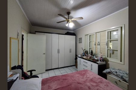 Casa à venda com 200m², 4 quartos e 3 vagas Casa à venda com 200m², 4 quartos e 3 vagasQuarto 1