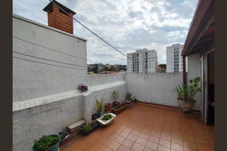 Casa à venda com 200m², 4 quartos e 3 vagas Casa à venda com 200m², 4 quartos e 3 vagasQuintal