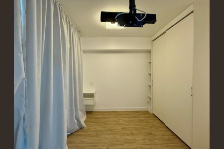 Studio para alugar com 33m², 0 quarto e 1 vaga Studio para alugar com 33m², 0 quarto e 1 vagaSala/Quarto
