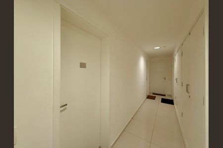Studio para alugar com 33m², 0 quarto e 1 vaga Studio para alugar com 33m², 0 quarto e 1 vagaHall Apartamento
