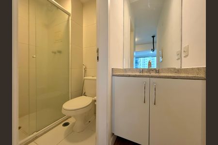 Studio para alugar com 33m², 0 quarto e 1 vaga Studio para alugar com 33m², 0 quarto e 1 vagaBanheiro