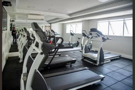 Studio para alugar com 33m², 0 quarto e 1 vaga Studio para alugar com 33m², 0 quarto e 1 vagaAcademia