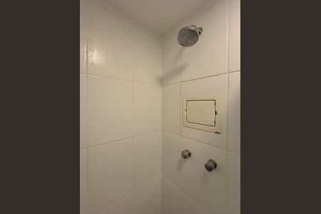 Studio para alugar com 33m², 0 quarto e 1 vaga Studio para alugar com 33m², 0 quarto e 1 vagaBanheiro