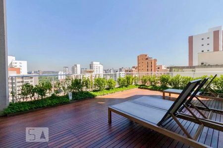 Studio para alugar com 33m², 0 quarto e 1 vaga Studio para alugar com 33m², 0 quarto e 1 vagaÁrea Piscina