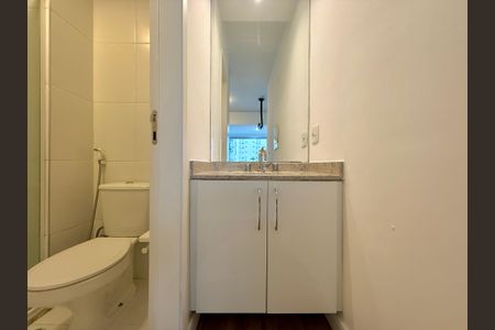 Studio para alugar com 33m², 0 quarto e 1 vaga Studio para alugar com 33m², 0 quarto e 1 vagaBanheiro