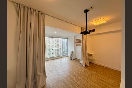 Studio para alugar com 33m², 0 quarto e 1 vaga Studio para alugar com 33m², 0 quarto e 1 vagaSala/Quarto