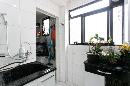 Apartamento à venda com 79m², 3 quartos e 1 vagaÁrea de Serviço