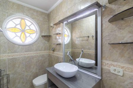 Casa à venda com 124m², 3 quartos e 2 vagas Casa à venda com 124m², 3 quartos e 2 vagasBanheiro Suíte