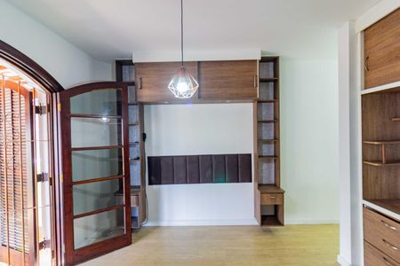 Casa à venda com 124m², 3 quartos e 2 vagas Casa à venda com 124m², 3 quartos e 2 vagasSuíte