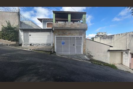 Fachada de casa à venda com 3 quartos, 124m² em Jardim Nosso Lar, São Paulo