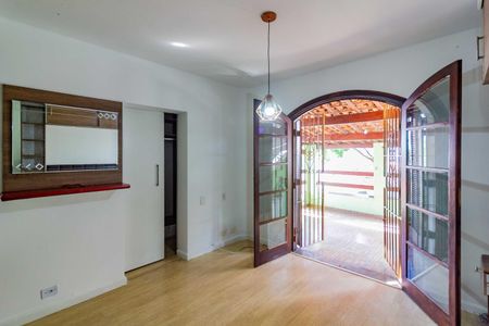Casa à venda com 124m², 3 quartos e 2 vagas Casa à venda com 124m², 3 quartos e 2 vagasSuíte