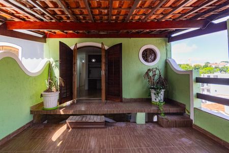 Casa à venda com 124m², 3 quartos e 2 vagas Casa à venda com 124m², 3 quartos e 2 vagasSuíte Varanda