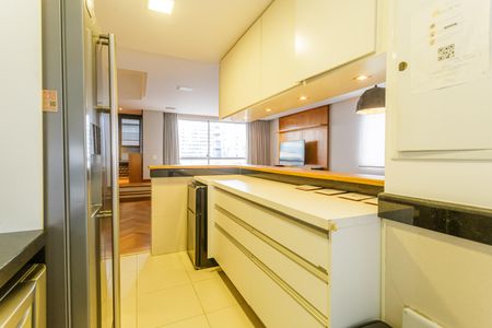 Apartamento para alugar com 130m², 2 quartos e 2 vagas Apartamento para alugar com 130m², 2 quartos e 2 vagasCozinha