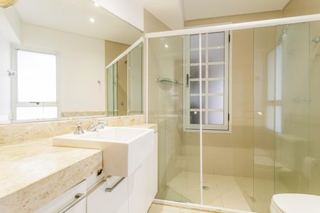 Apartamento para alugar com 130m², 2 quartos e 2 vagas Apartamento para alugar com 130m², 2 quartos e 2 vagasBanheiro da Suíte 2