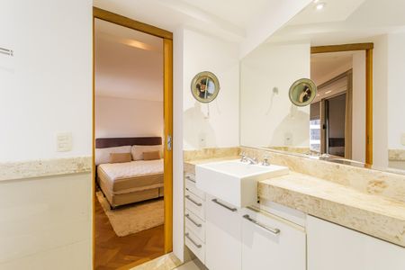 Apartamento para alugar com 130m², 2 quartos e 2 vagas Apartamento para alugar com 130m², 2 quartos e 2 vagasBanheiro da Suíte 2