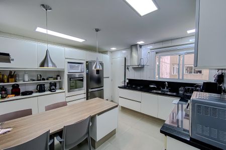 Apartamento à venda com 169m², 3 quartos e 3 vagasCozinha