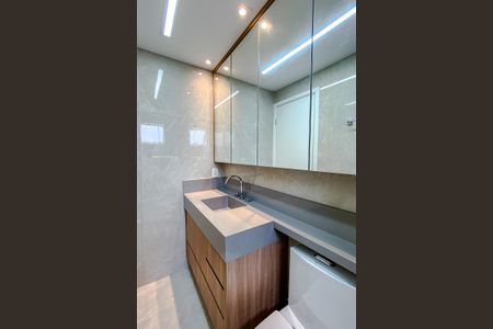 Apartamento à venda com 169m², 3 quartos e 3 vagasBanheiro da Suíte 2