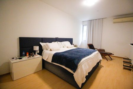 Casa à venda com 490m², 5 quartos e 6 vagasSuíte 1