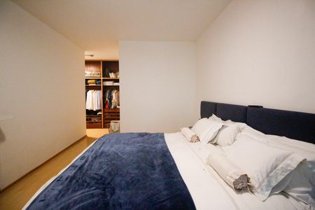 Casa à venda com 490m², 5 quartos e 6 vagasSuíte 1