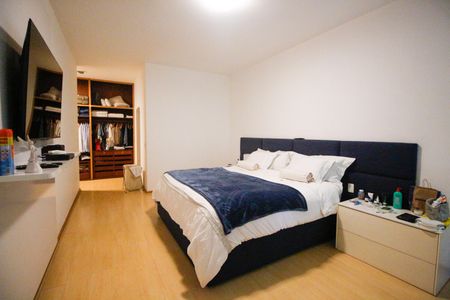 Casa à venda com 490m², 5 quartos e 6 vagasSuíte 1