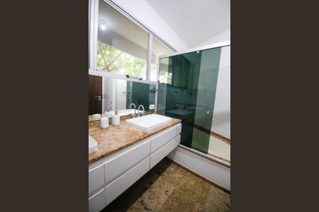 Casa à venda com 490m², 5 quartos e 6 vagasBanheiro