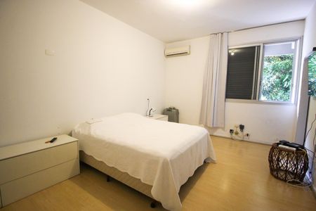 Casa à venda com 490m², 5 quartos e 6 vagasSuíte 2