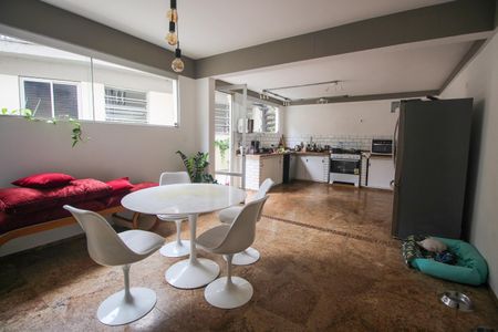 Casa à venda com 490m², 5 quartos e 6 vagasCozinha