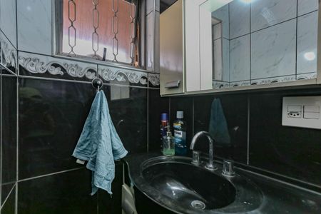 Casa à venda com 240m², 3 quartos e 5 vagasBanheiro 2