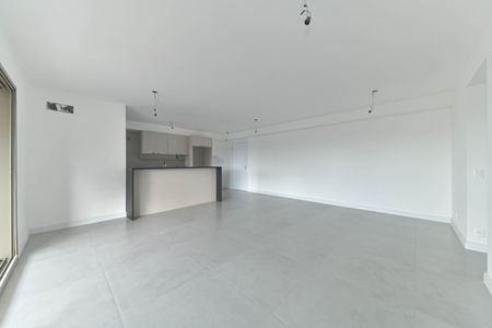 Apartamento à venda com 111m², 2 quartos e 2 vagasSala