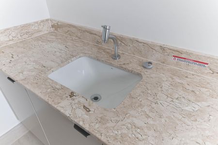 Apartamento à venda com 111m², 2 quartos e 2 vagasBanheiro da Suíte 1