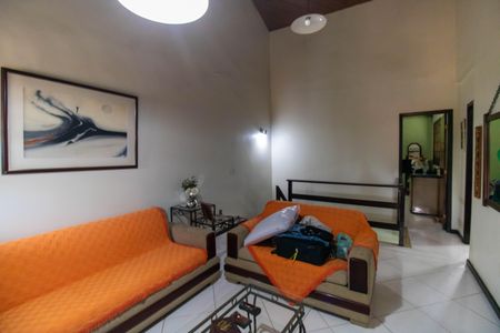 Casa para alugar com 160m², 3 quartos e 6 vagas Casa para alugar com 160m², 3 quartos e 6 vagasHall