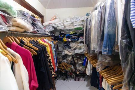 Casa para alugar com 160m², 3 quartos e 6 vagas Casa para alugar com 160m², 3 quartos e 6 vagasCloset da suíte