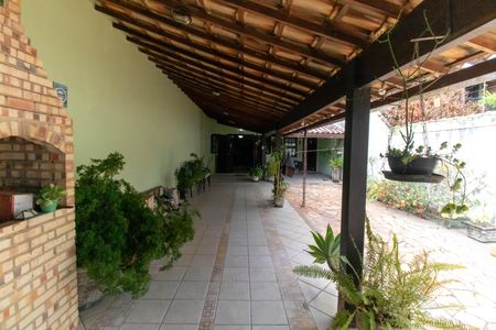 Casa para alugar com 160m², 3 quartos e 6 vagas Casa para alugar com 160m², 3 quartos e 6 vagasÁrea externa