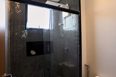 Apartamento à venda com 90m², 2 quartos e 2 vagas Apartamento à venda com 90m², 2 quartos e 2 vagasBanheiro