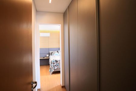 Apartamento à venda com 90m², 2 quartos e 2 vagas Apartamento à venda com 90m², 2 quartos e 2 vagasCloset da suíte