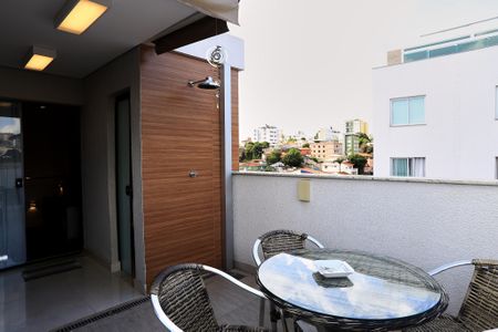 Apartamento à venda com 90m², 2 quartos e 2 vagas Apartamento à venda com 90m², 2 quartos e 2 vagasCobertura