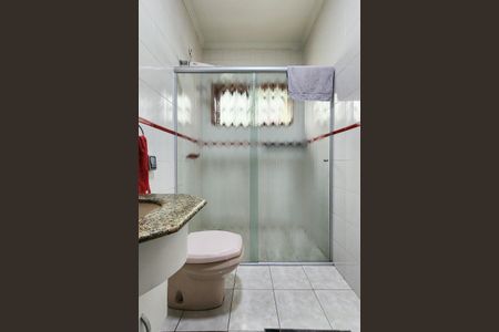 Casa à venda com 346m², 4 quartos e 4 vagas Casa à venda com 346m², 4 quartos e 4 vagasBanheiro Social