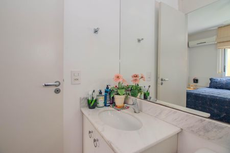 Apartamento à venda com 115m², 3 quartos e 1 vagaBanheiro da Suíte