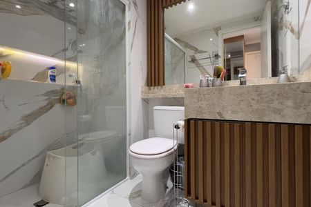 Apartamento para alugar com 68m², 2 quartos e 1 vaga Apartamento para alugar com 68m², 2 quartos e 1 vagaBanheiro da Suíte