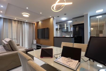 Apartamento para alugar com 68m², 2 quartos e 1 vaga Apartamento para alugar com 68m², 2 quartos e 1 vagaSala