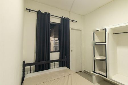 Sala/Quarto de apartamento para alugar com 1 quarto, 20m² em Alto Boqueirão, Curitiba