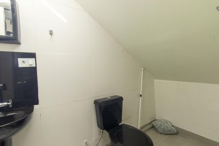 Banheiro Social de apartamento para alugar com 1 quarto, 20m² em Alto Boqueirão, Curitiba