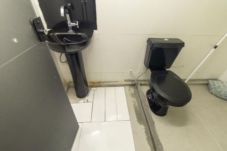 Banheiro Social de apartamento para alugar com 1 quarto, 20m² em Alto Boqueirão, Curitiba