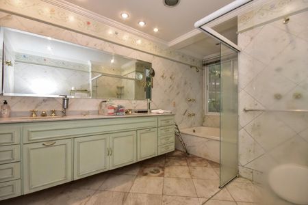 Apartamento para alugar com 296m², 3 quartos e 4 vagasBanheiro Suíte 