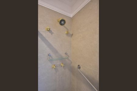 Apartamento para alugar com 296m², 3 quartos e 4 vagasChuveiro do Banheiro