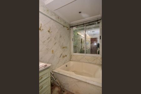 Apartamento para alugar com 296m², 3 quartos e 4 vagasBanheiro Suíte 